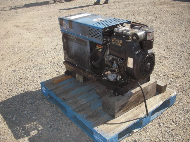 Miller Bobcat 225D 8,000W Welder/Generator