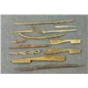 Image 1 : Eskimo - Eskimo Artifacts: Arrow Points, Fish Hooks, Awls, and Tools (24 items/2 trays)