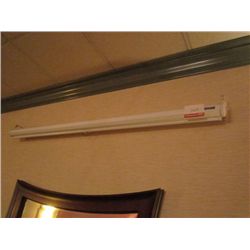 DA-Lite Projector Screen