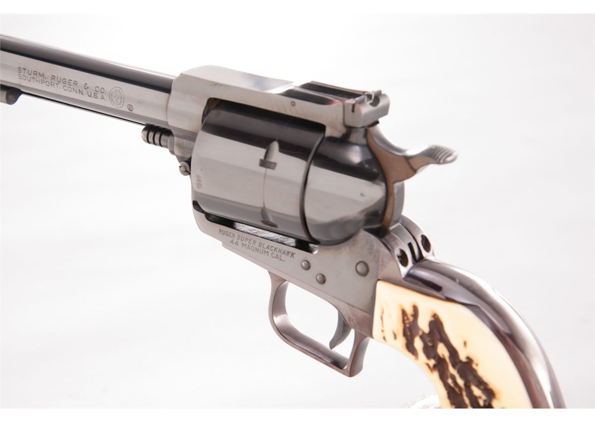 Cased Ruger Super Blackhawk Single Action Revolver cased-ruger-super-blackhawk-single-action-revolver