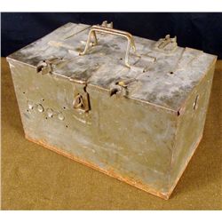 WWII U.S. MILITARY JEEP EQUIPMENT METAL CASE
