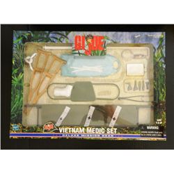 G.I. Joe Vietnam Medic Set 1/6 Scale Deluxe Missio G.I. Joe Vietnam Medic Set 1/6 Scale Deluxe Missi