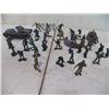 Image 1 : Plastic Soldiers and Tank