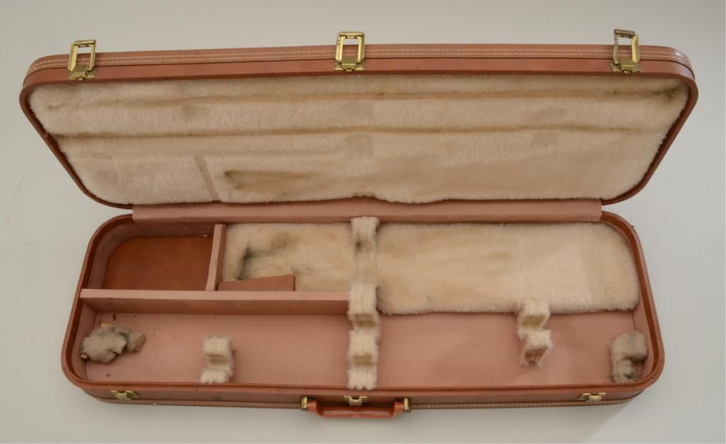 Browning hard case for 28" shotgun two barrel set, 32" x 10.75" overall