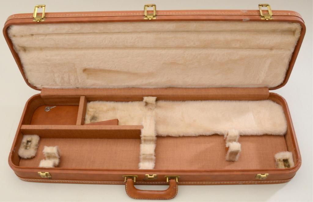 Browning hard case for 28" shotgun two barrel set, 32" x 10.75" overall