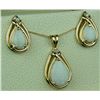 Image 2 : Splendid 10 karat yellow gold ladies  earring/pendant ensemble set with three  matching Australian o