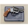 Image 4 : Smith & Wesson Model 19-5 DA revolver, .357  Magnum cal., 2-1/2” barrel, blue finish,  checkered woo