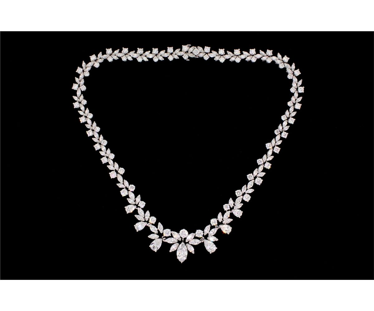 NECKLACE Platinum necklace made by Kwiat