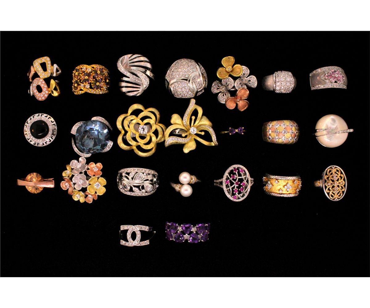 Jewelry Lot Assorted Rings Pendants Bracelets And Brooches Jewelry Lot Assorted Rings Pendants Bracelets And Brooches
