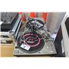 Image 1 : 2 TURNTABLES AND MICROPHONE