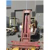 Image 1 : Car hoist - working