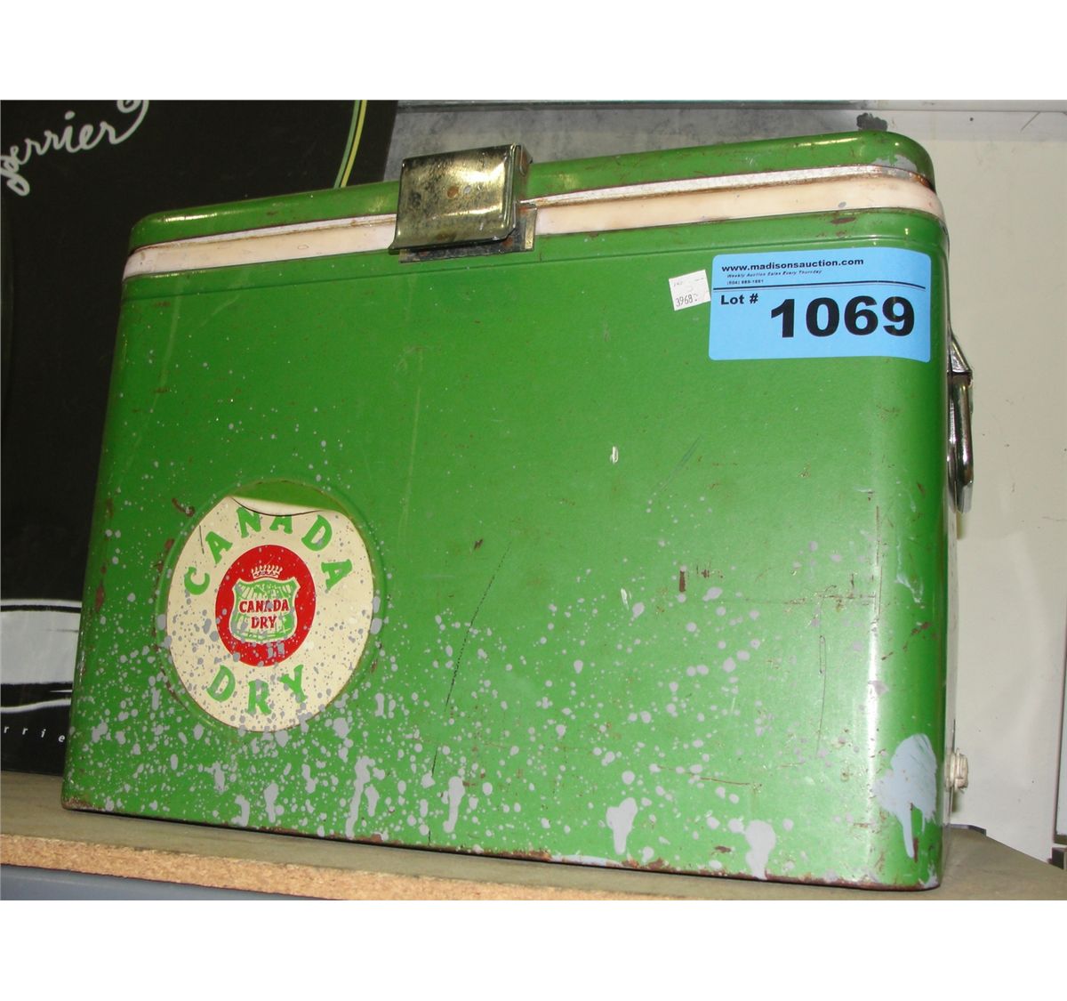 Vintage canada dry beverage cooler