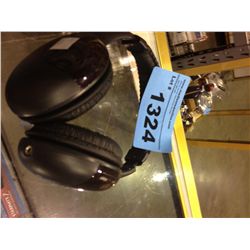 Wireless headphone set