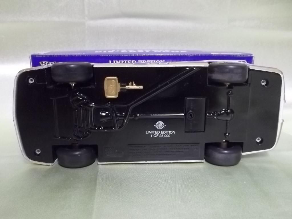 124 Scale DieCast Bank 1994 Brickyard 400