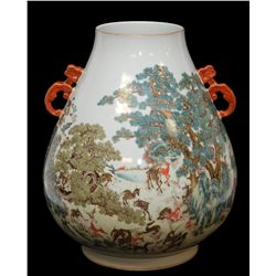18th CENTURY CHINESE PORCELAIN DEER SCENE VASE