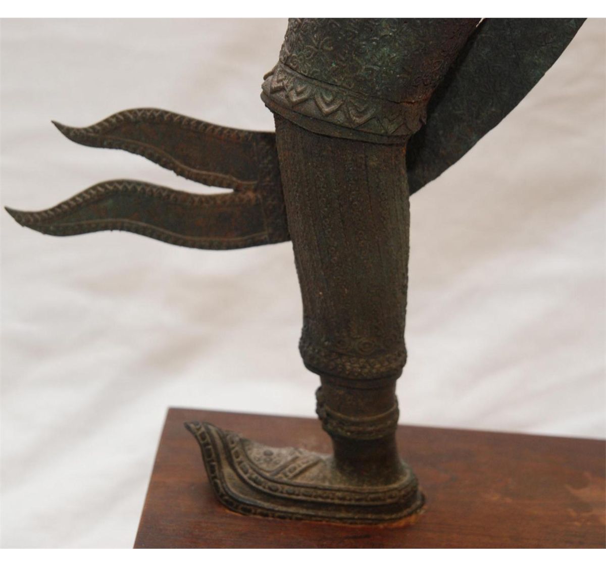 ANTIQUE THAI BRONZE SCULPTURE OF 4 ARMED GOD