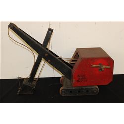 MODEL SAND DIGGER