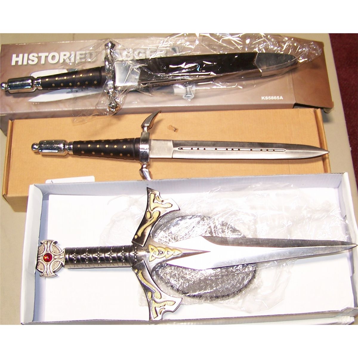 (3X) Decorative Hunting Knives w/ Wall Mount