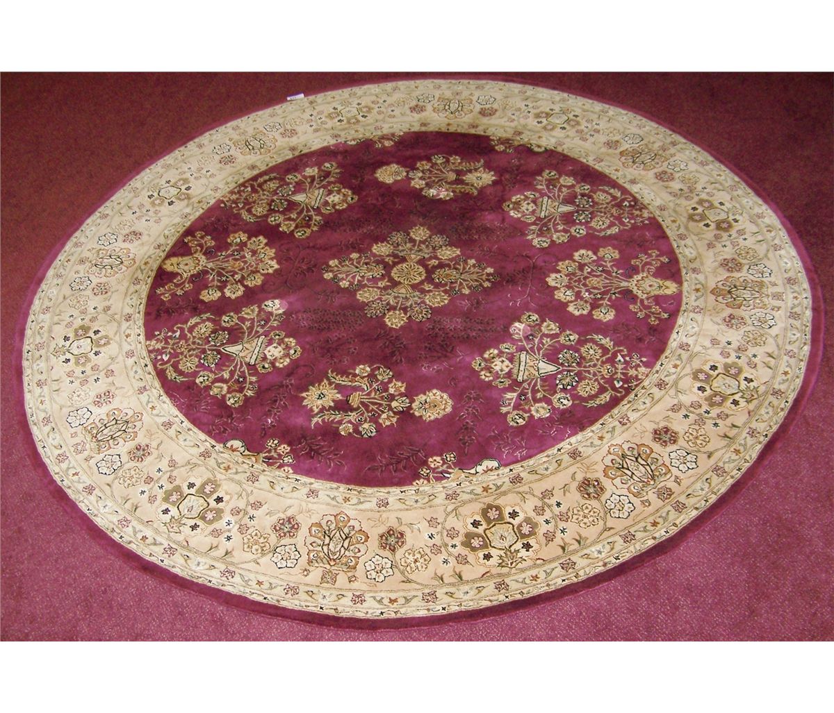 ROUND ORIENTAL STYLE LIKE NEW RUG