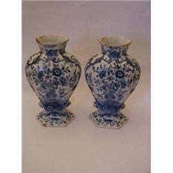 A pair of 19th Century Dutch Delft vases deco