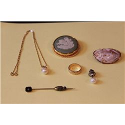 ONE LADIES 18KT YELLOW GOLD WEDDING RING, ONE