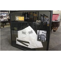 HAND SIGNED MUHAMMAD ALI EVERLAST BOXING ROBE