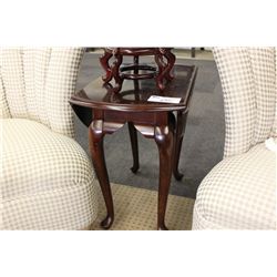 DROP LEAF SIDE TABLE