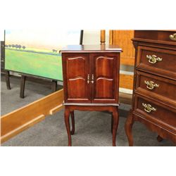 DARK WOOD JEWELLRY STAND