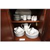 Image 1 : COMPLETE SET OF BLUE HILL CHINA