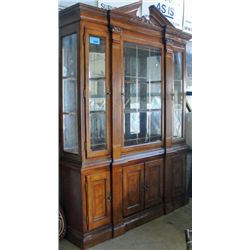 Elegant mahogany finish 2pc buffet and hutch