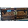 Image 1 : Antique steamer trunk