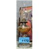 Image 1 : Vintage oil lamp