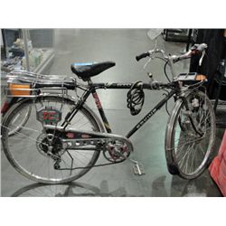 Sekine touring bike with deluxe accessories