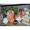 Image 1 : Shelf lot of collectors dolls