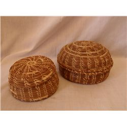 Two White Lady Nesting Baskets