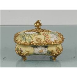 ORIENTAL PORCELAIN LIDDED BOX