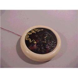 Antique ivory kagamibuta netsuke, the soft-me