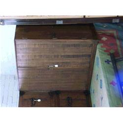 Good, old Japanese kiri wood kimono tansu wit