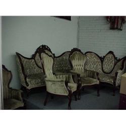 Victorian-style furniture suite including: so