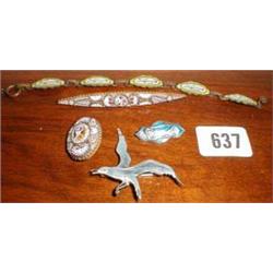 Two micro-mosaic brooches of fine quality ...