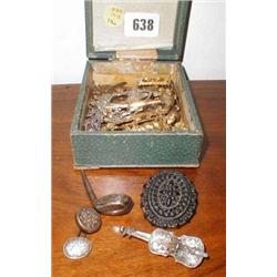 A box containing a quantity of scrap gold ...