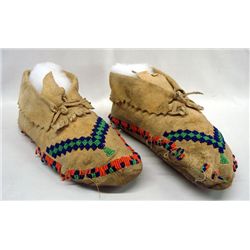 Native American Vintage Beaded Leather Moccasins