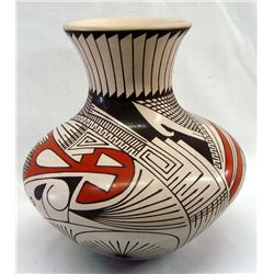 Mata Ortiz Polychrome Vase - Nicolas Quezada