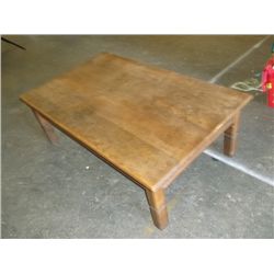1970 early 80s large coffee table measures app. 29x8x16 inch tall