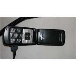 Samsung Verizon Cell Phone Phone and Charger