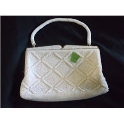 vintage white beaded purse with beaded clasp & handle Approx. 8" x 6" tracking#109