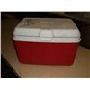 Image 1 : red rubbermade cooler