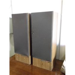 2 JVC Stereo Speakers 3' Tall