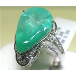 18K GOLD DIAMOND AND EMERALD RING