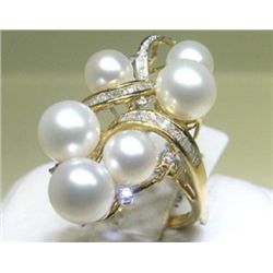 18K GOLD PEARL AND DIAMOND RING